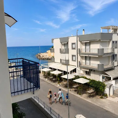 Blue Trani, Sea View & Affittacamere 3*